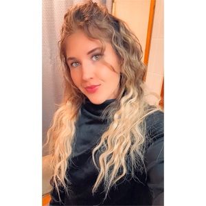 Meet your Posher, Hayley